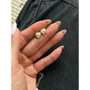 Brinco Coração Em Pérola Banho de Ouro